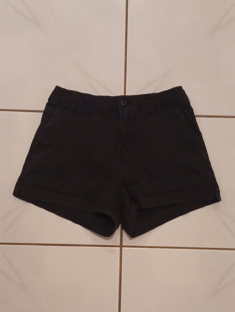 4/$60 Bluenotes Black High Rise Midi Shorts - Size Small